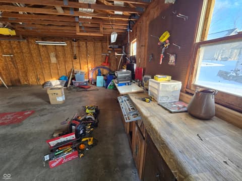 Garage at 127 S Madison Street, Knightstown, IN