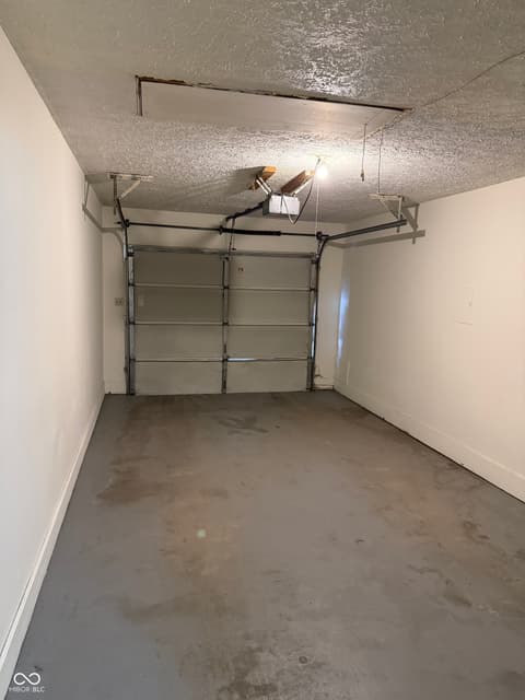 Garage at 9861 Royce Drive, Indianapolis, IN