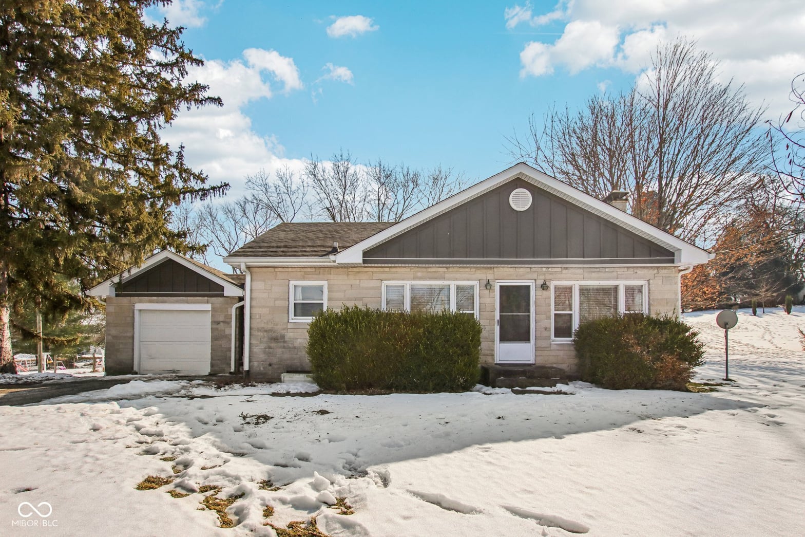 Photo of 846 Indianapolis Road, Greencastle, IN