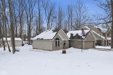 Side exterior at 344 Patriots Landing, Coatesville, IN