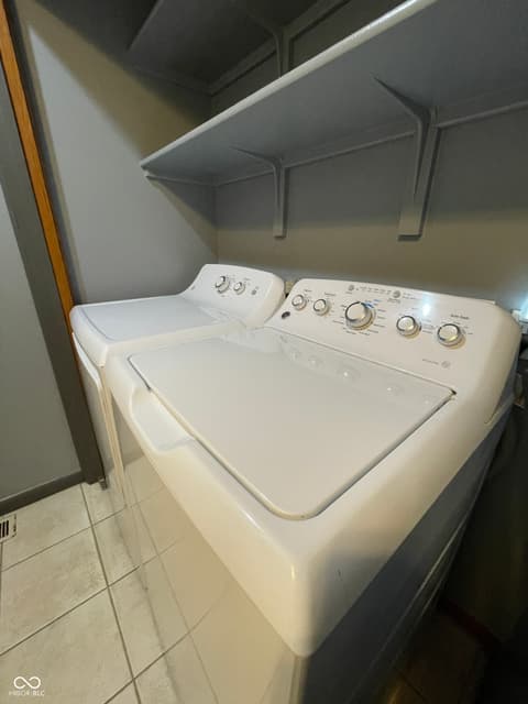 Laundry room at 708 Pine Tree Court, Seymour, IN