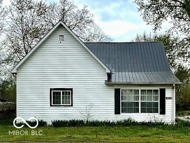 Side exterior at 3080 E Linn Avenue