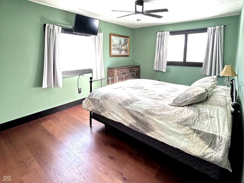 Bedroom at 3080 E Linn Avenue