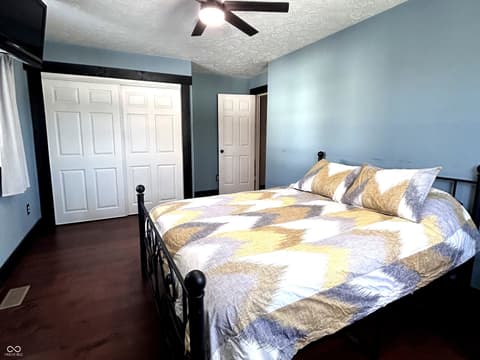 Bedroom at 3080 E Linn Avenue