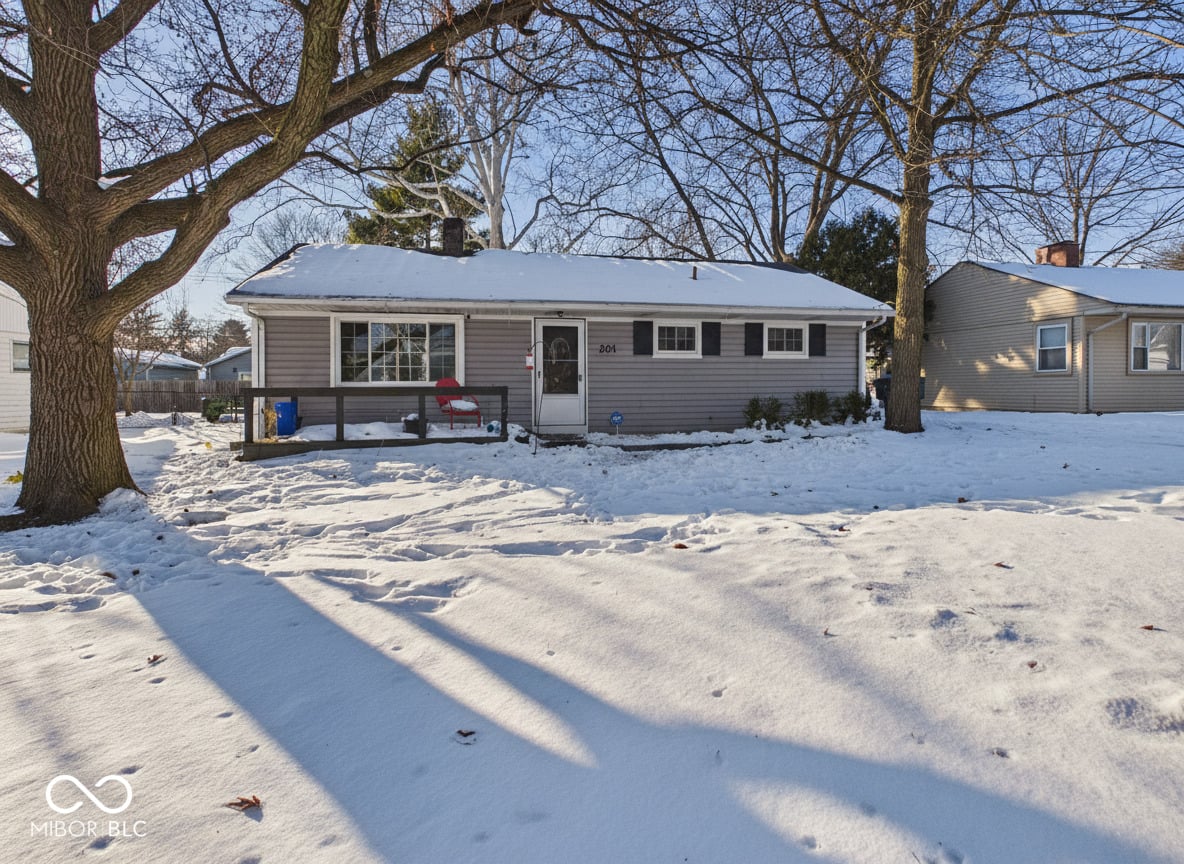 Photo of 201 N Greenbriar Road, Muncie, IN