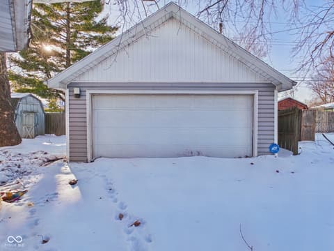 Photo of 201 N Greenbriar Road, Muncie, IN