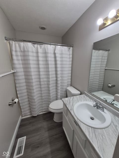 Bathroom at 925 Mallory Parkway, Franklin, IN