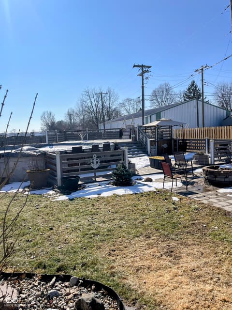 Yard at 925 Mallory Parkway, Franklin, IN