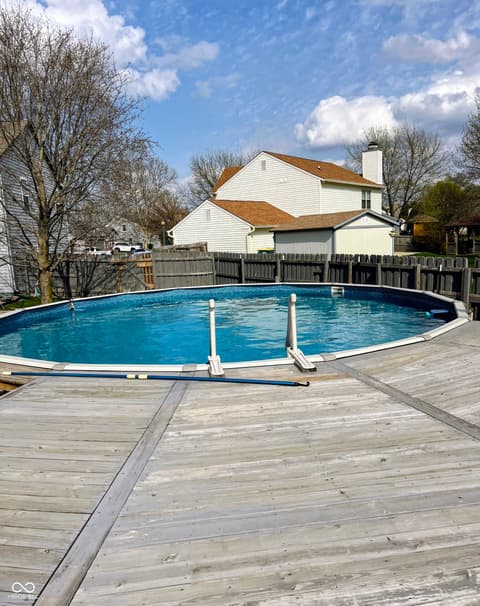 Pool at 925 Mallory Parkway, Franklin, IN