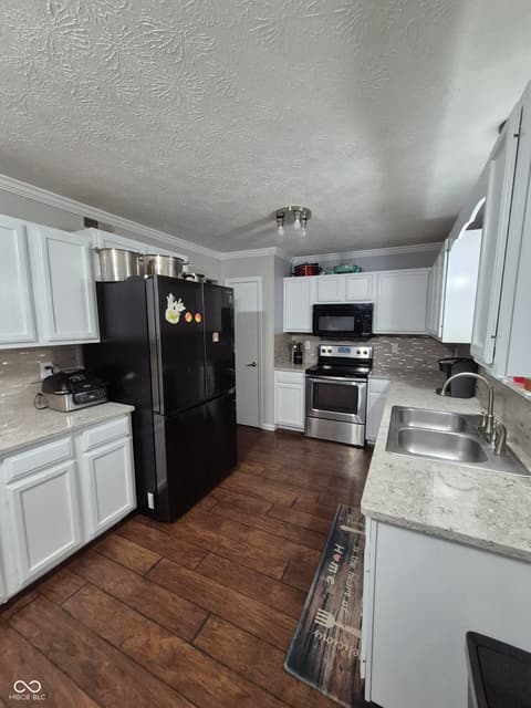 Kitchen at 925 Mallory Parkway, Franklin, IN