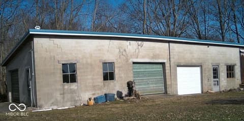 Garage at 2696 S County Road 180 E, Greensburg, IN