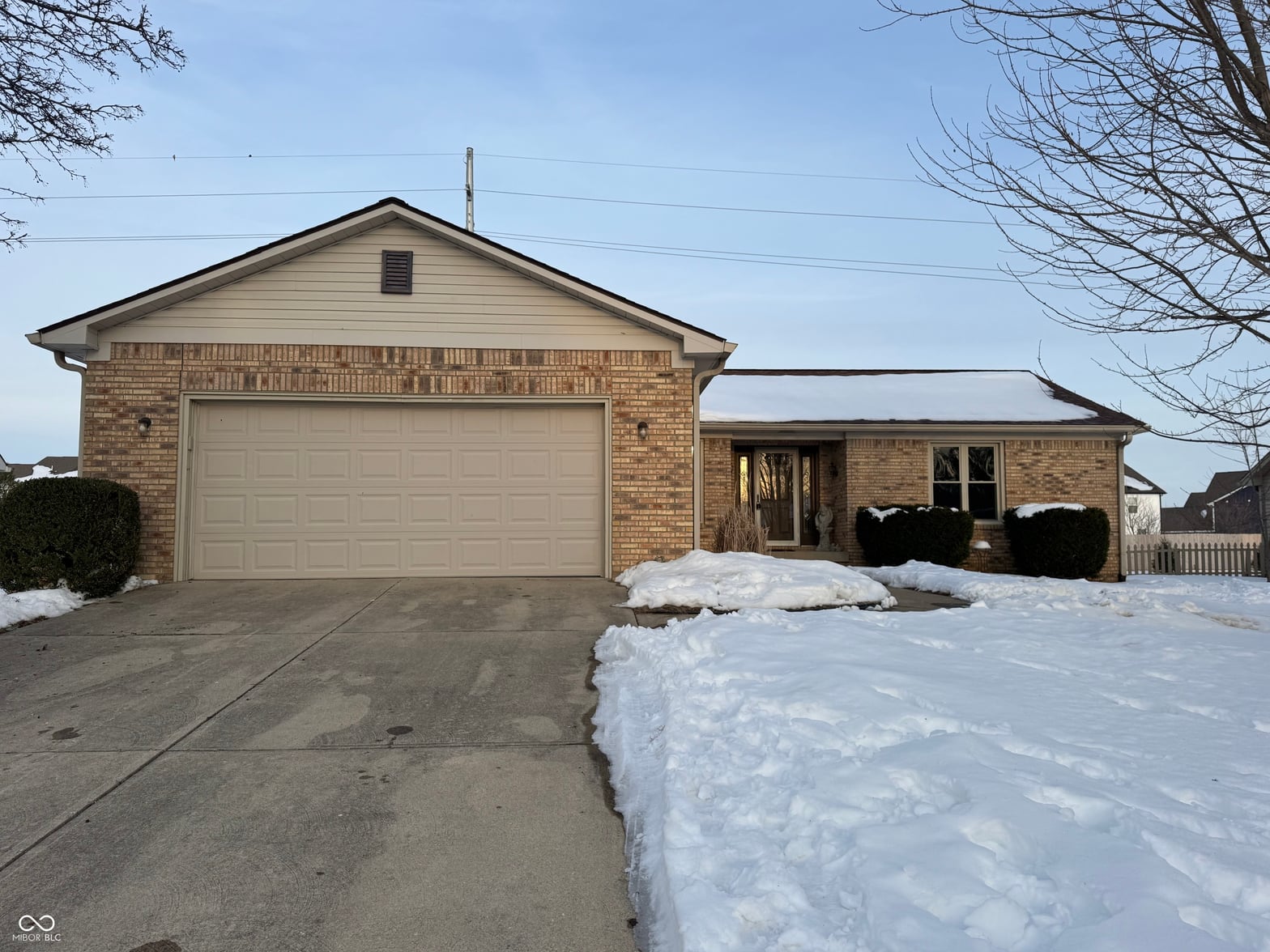 Photo of 429 Cardinal Drive, Whiteland, IN
