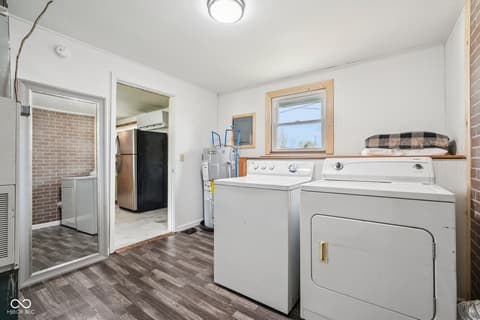 Laundry room at 170 E Elm Street, Morgantown, IN