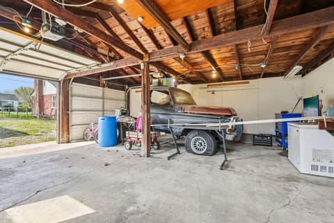Garage at 170 E Elm Street, Morgantown, IN