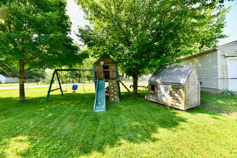Yard at 4020 S Lynhurst Drive, Indianapolis, IN