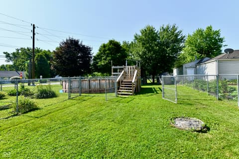 Yard at 4020 S Lynhurst Drive, Indianapolis, IN