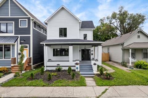 962 Elm Street