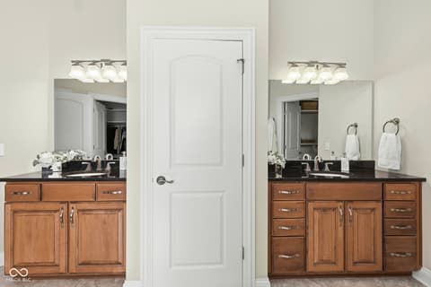 Primary bathroom at 14795 Macduff Drive, Noblesville, IN