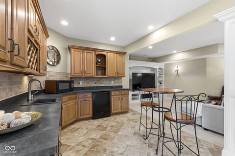 Bar — 14795 Macduff Drive, Noblesville, IN