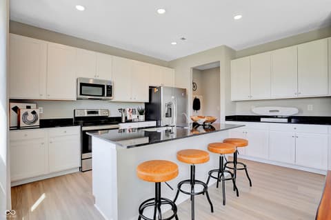 Photo of 2412 Fir Drive, Greenfield, IN