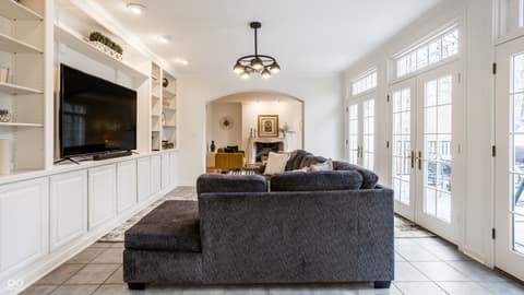 Living room at 9399 Irishmans Run Lane, Zionsville, IN
