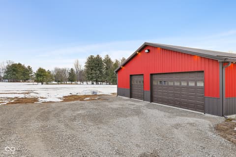 Garage at 8615 S 150 W, Columbus, IN