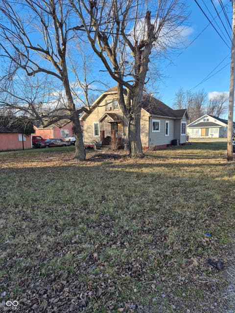 Front exterior at 835 Allen Street, Scottsburg, IN