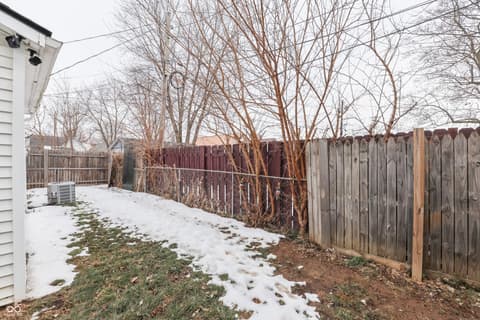 Yard at 20 Colescott Street, Shelbyville, IN