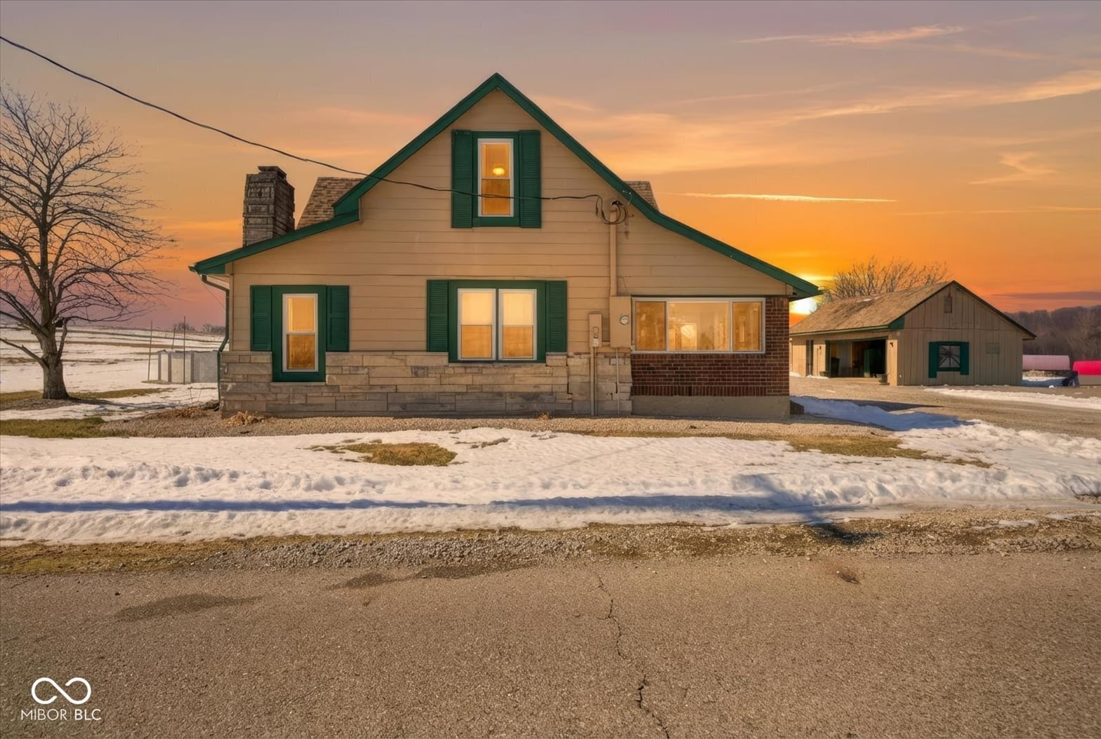 Front exterior at 8527 S 500 W, Edinburgh, IN