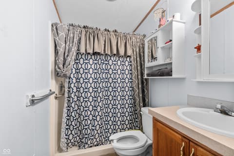 Photo of 8813 W 750 N, Commiskey, IN