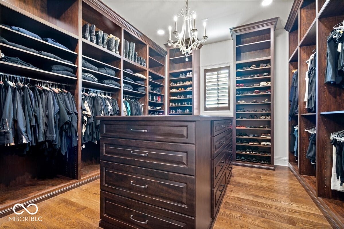 Walk In Closets
