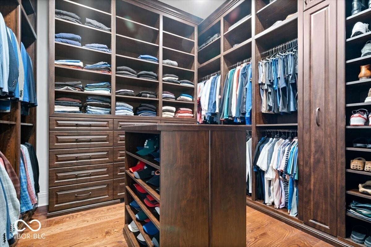 Walk In Closets