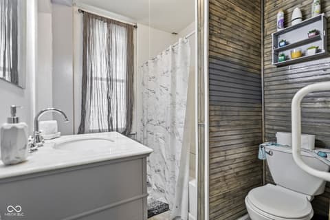 Photo of 4747 Guion Road, Indianapolis, IN
