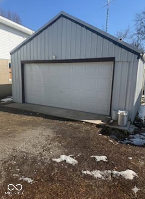 Garage at 313 N Mill Street, Fairmount, IN