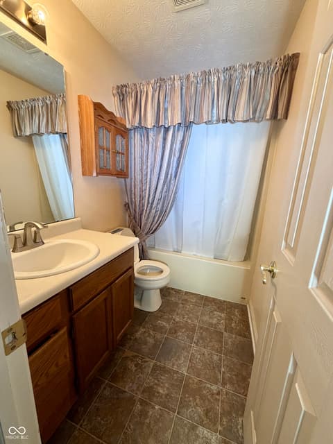 Photo of 1019 E Killian Drive, Mooresville, IN