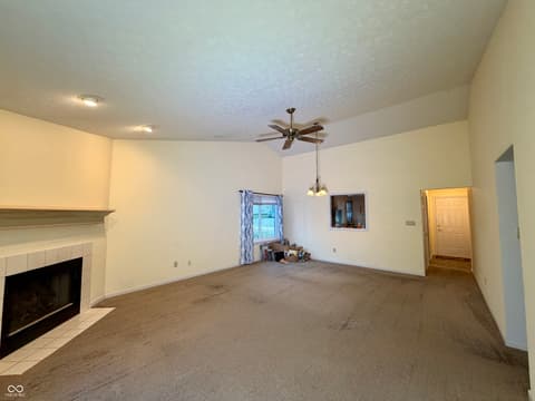 Photo of 1019 E Killian Drive, Mooresville, IN