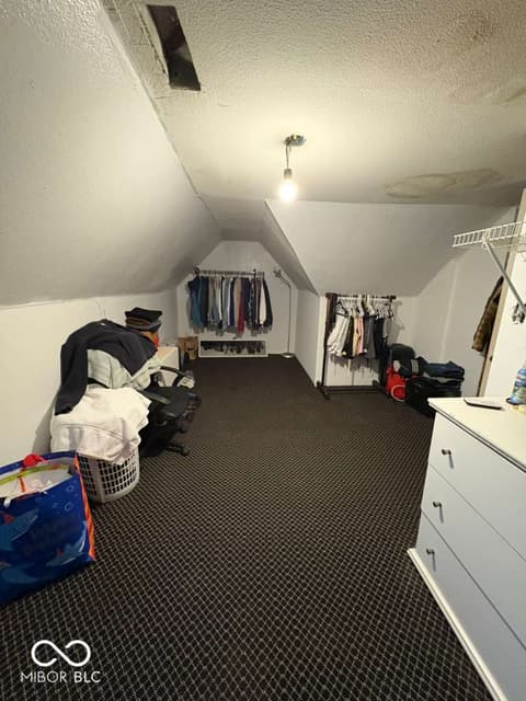 Walk In Closets — 1839 Singleton Street, Indianapolis, IN