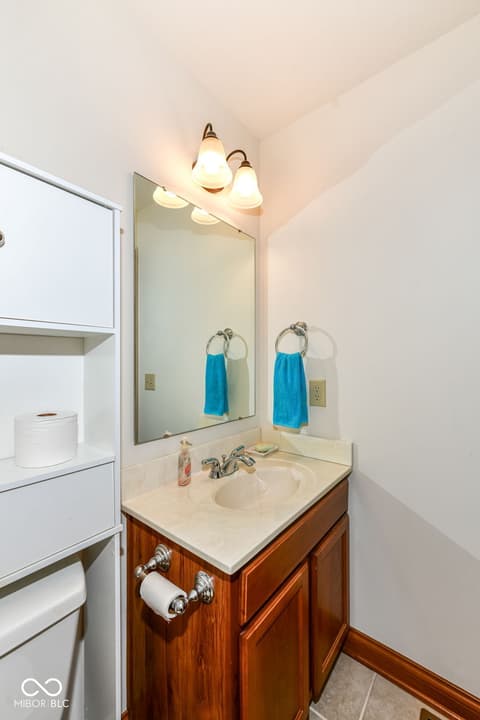 Bathroom at 4739 W Harrisburg Court, New Palestine, IN