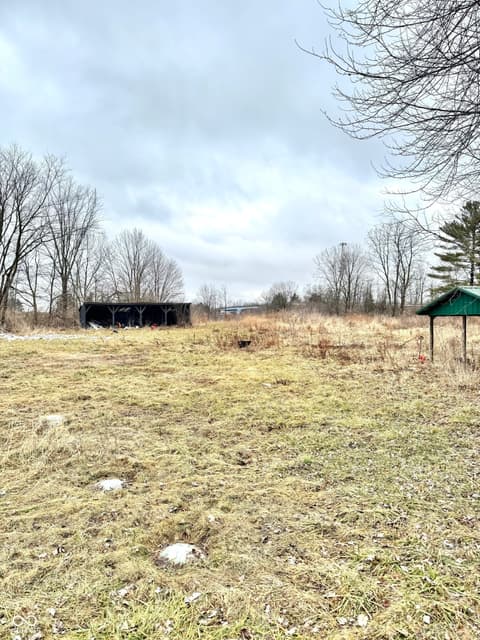 Yard at 5495 E Greensburg Road, Franklin, IN