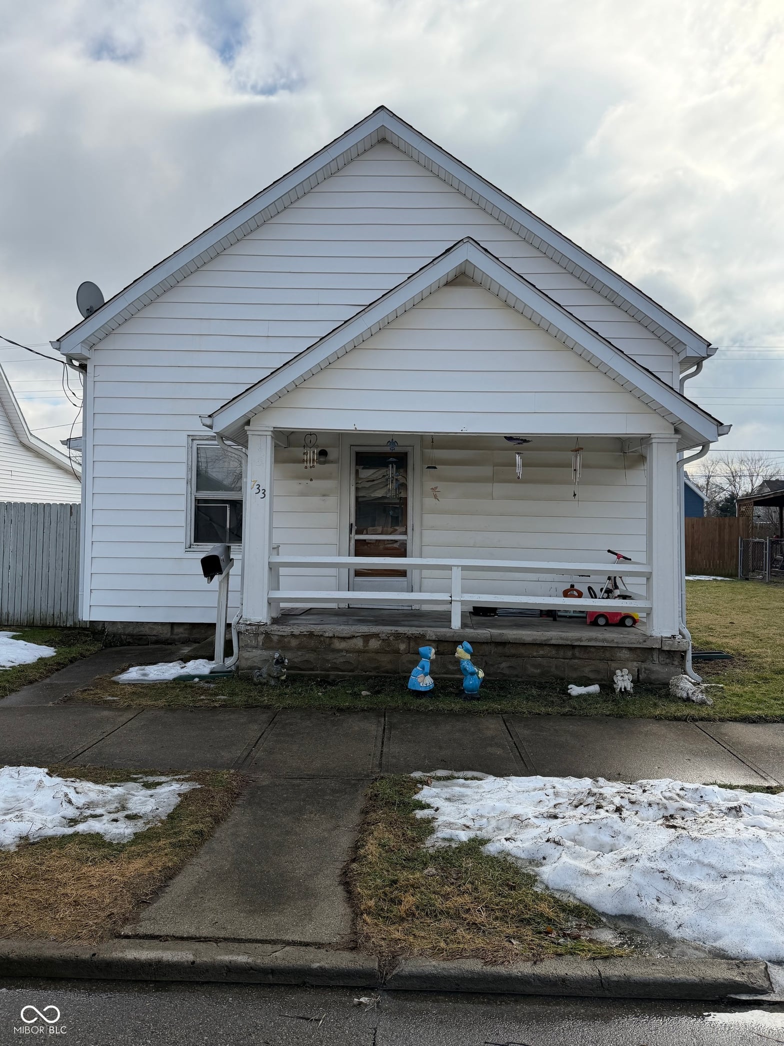 Front exterior at 733 2nd Street, Shelbyville, IN