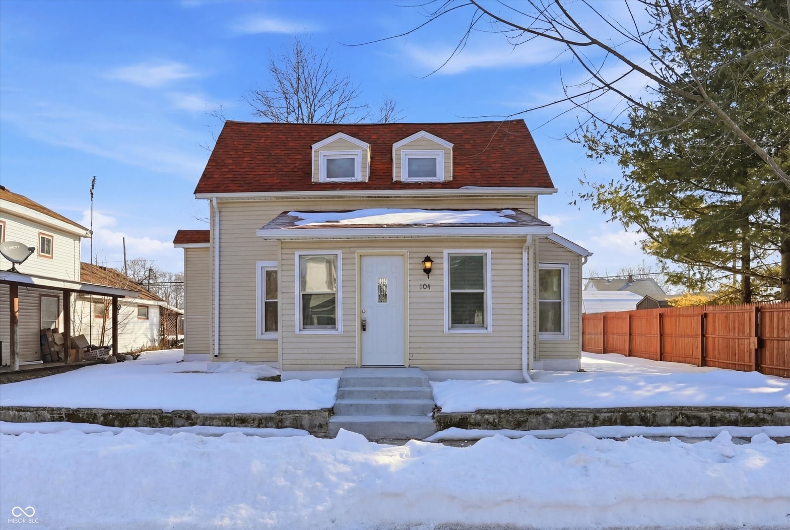 Photo of 104 S Broad Street, Mooreland, IN