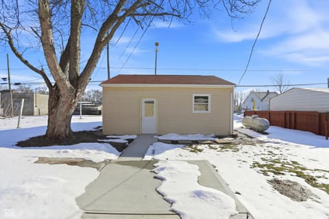 Photo of 104 S Broad Street, Mooreland, IN