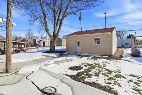 Photo of 104 S Broad Street, Mooreland, IN