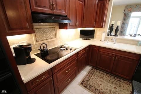 Kitchen at 10160 Basalt Court, Noblesville, IN