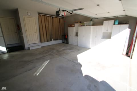 Garage at 10160 Basalt Court, Noblesville, IN