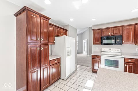 Photo of 7869 Clearwater Parkway, Indianapolis, IN