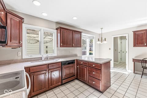 Photo of 7869 Clearwater Parkway, Indianapolis, IN