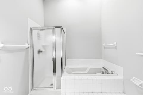 Photo of 7869 Clearwater Parkway, Indianapolis, IN