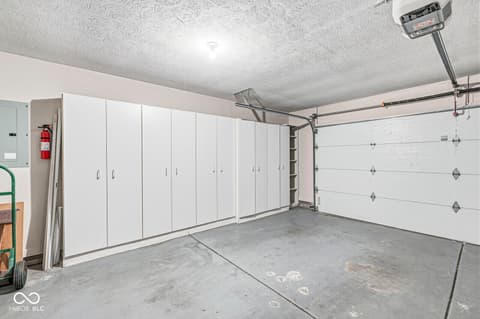 Photo of 7869 Clearwater Parkway, Indianapolis, IN