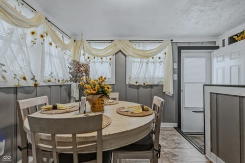 Dining room at 2220 Union Street, Columbus, IN